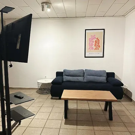 招待所 In Reihenhaus Mit Terrasse 杜伊斯堡