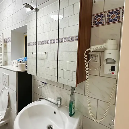 In Reihenhaus Mit Terrasse *