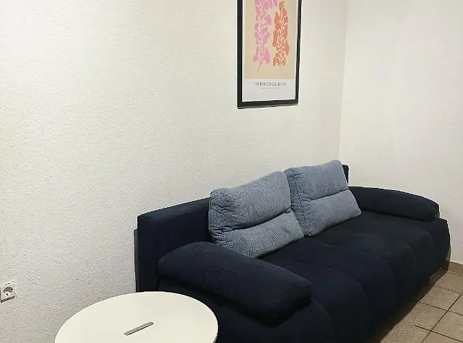 In Reihenhaus Mit Terrasse *