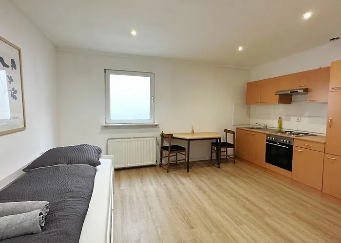 In Reihenhaus Mit Terrasse * Duisburg